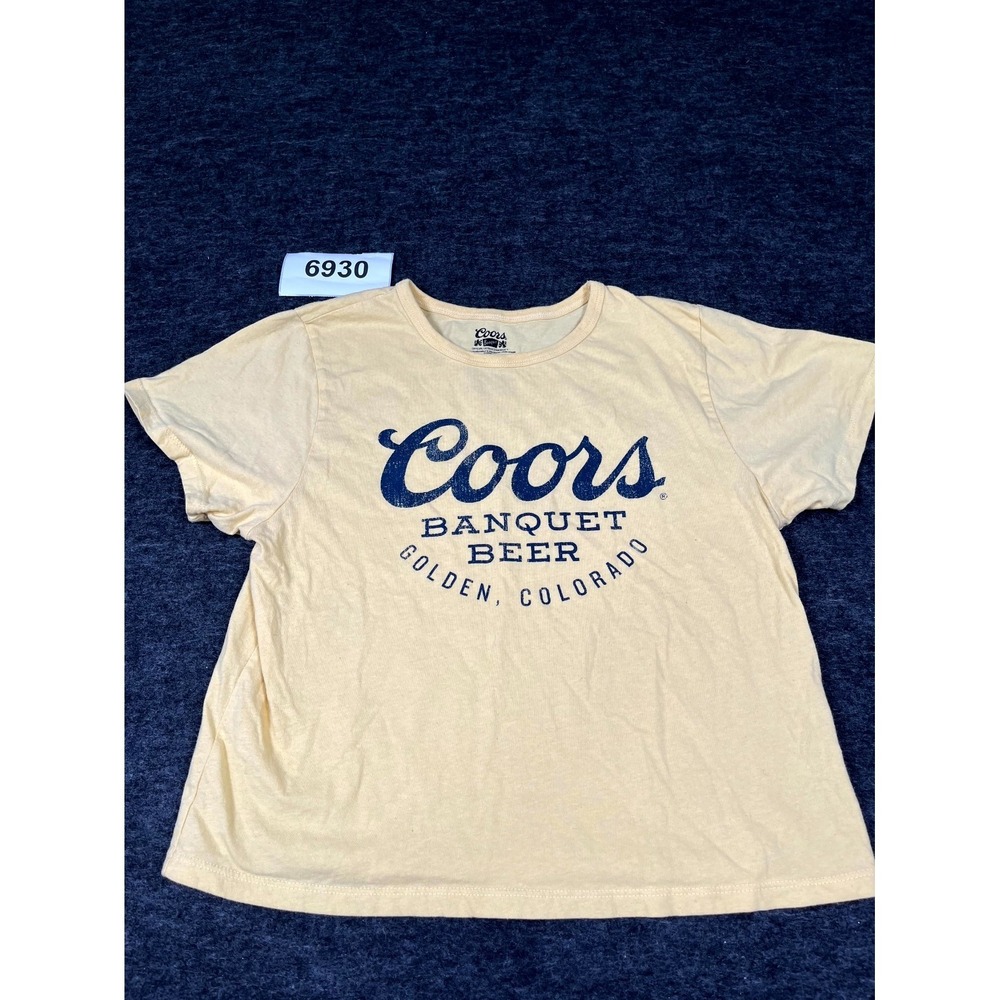 Coors Banquet T Shirt Womens Large Yellow Cotton Crew Neck‎ Beer Graphic Print